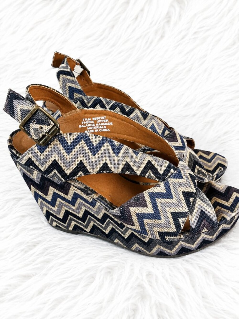 Crown Vintage Chevron Design Platform Wedge Sandal SZ 7.5